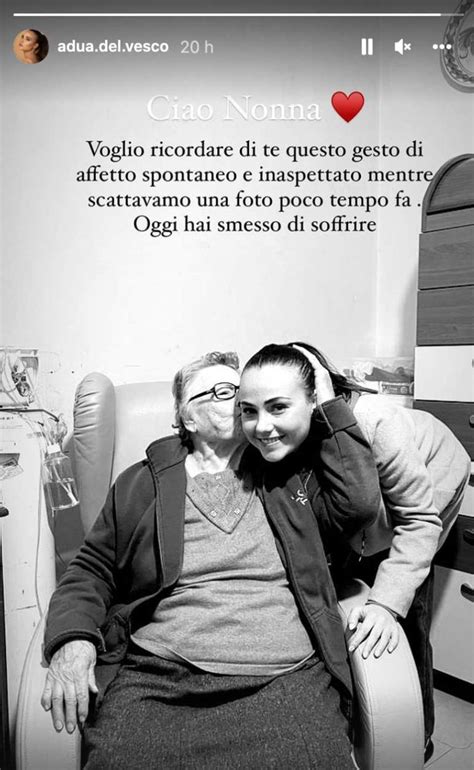 Lutto per Rosalinda Cannavò: morta la nonna, l'annuncio sui social