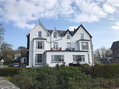 TIRIONFA GUEST HOUSE (Criccieth, Gwynedd) - Guesthouse Reviews & Photos ...