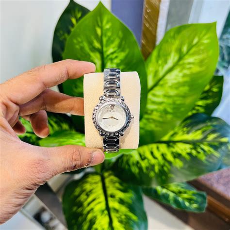 Girls watch versace – NMN☆NUMEN