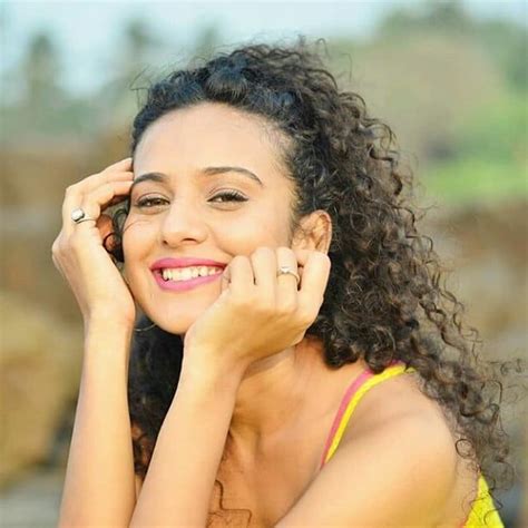 Heena Parmar Wiki, Biography, Dob, Age, Height, Weight, Affairs and More