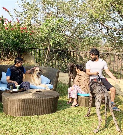 25 inside pictures and videos of Suniel Shetty’s gorgeous family ...