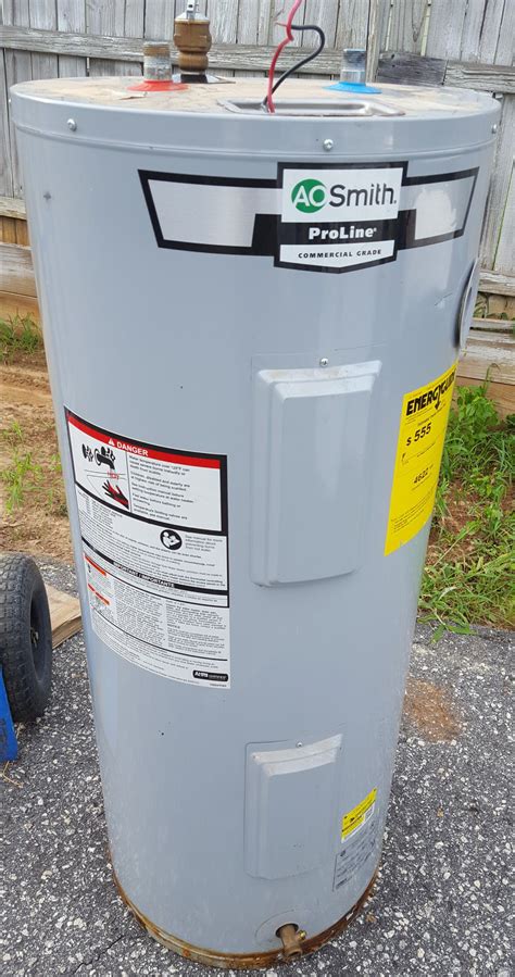 30 gallon water heater: tall boy, 220v for Sale in Piedmont, SC - OfferUp