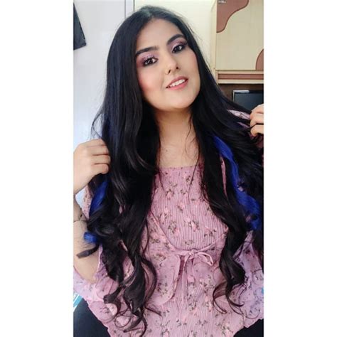 Easy-Going Hairstyles For College Students With Clip-In Hilites