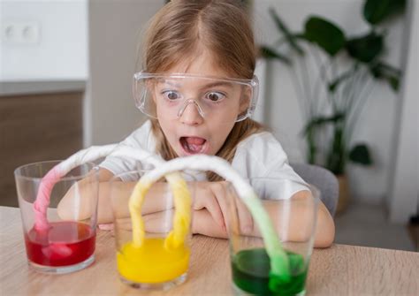 15 Easy Science Experiments Kids Can Try at Home Using Everyday Object