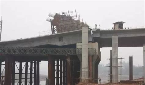 无锡高架桥倒塌 多人被警方控制 中设股份：设计完全符合规范_凤凰网财经_凤凰网