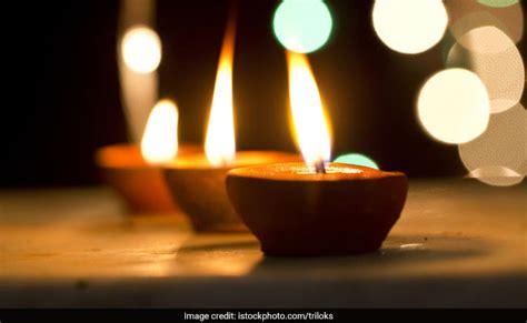 Dev Deepawali 2018: कार्तिक पूर्णिमा और गुरु पर्व के दिन मनाई जाती है ...