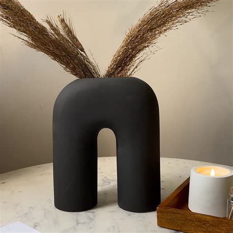 Modern Black U-Shaped Ceramic Vase | 8 x 3 x 10 inches – Dusaan