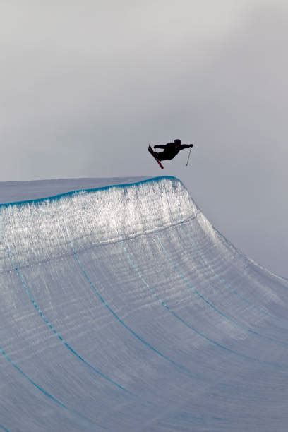 Snowboarding Halfpipe 的图像结果