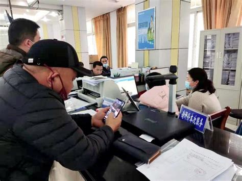 出入境业务大幅增长 重庆一个月审签出入境证件超12万证次凤凰网川渝_凤凰网