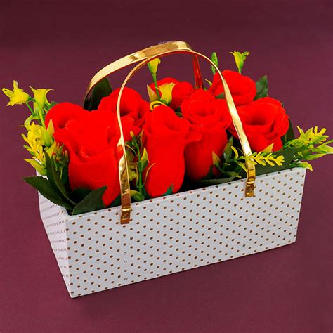 Send Artificial Roses and Message Card Rose Day Gift Online - VL23 ...