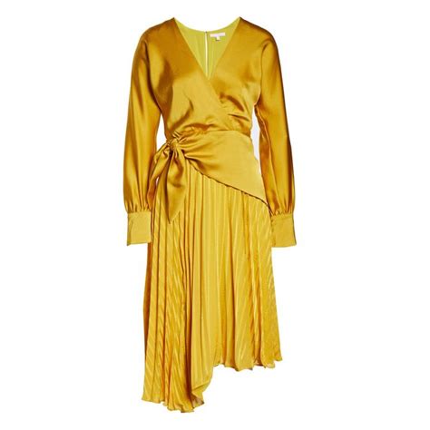 Priyanka Chopra promotes The Sky Is Pink in Mumbai in a cheerful yellow ...