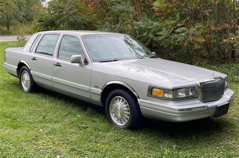 1997 Lincoln Town Car Cartier for Sale - Cars & Bids