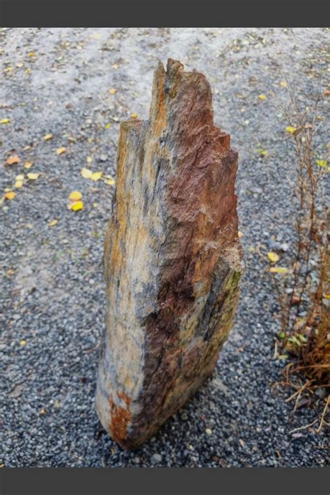 Monolith Schiste rouge-coloré 133cm de haut - Pierres Solitaires ...