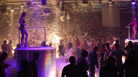 Go-Go Dancing Tutorial 的图像结果