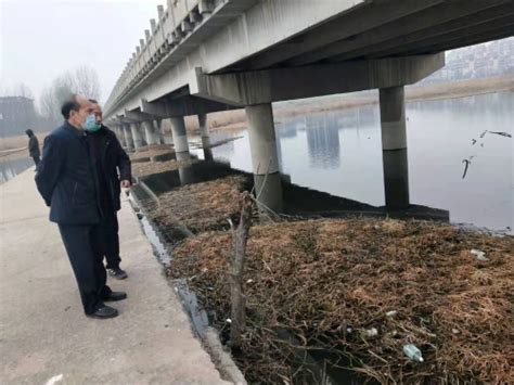 济宁市生态环境局 县（市、区）动态 太白湖新区区级领导带队督导河流断面水污染防治工作