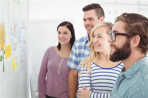 Business People Looking at You Happy 的图像结果