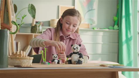 Creator 3in1 Wild Animals: Panda Family Toy Playset 31165 Building Kit ...