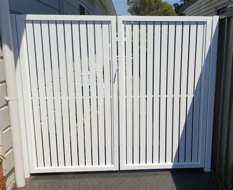Aluminium Slat & Louver Fencing & Gates