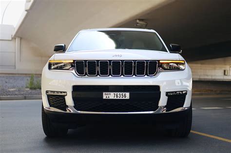 Rent Jeep Grand Cherokee White in Dubai - SUV - Octane.Rent