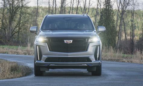 2023 Cadillac Escalade V Review: A 682-Horsepower Luxury Beast - autoNXT.net