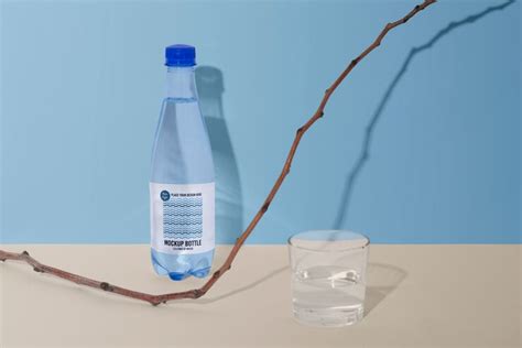 Bottle of 1,5 litres mockup | Premium PSD