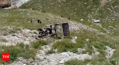 3 killed, several injured as truck falls into gorge on Manali-Leh ...