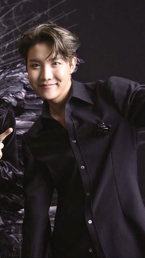 J-Hope ★‬ Photo sketch #3 Map of the Soul 7 200223 BTS FB update | Oppas, Corea del sur - map of the soul j hope