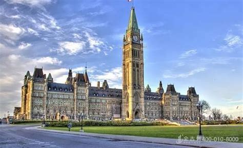 加拿大大学本科2023年秋季入学申请时间规划 – 加拿大多伦多新飞扬留学