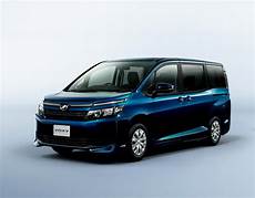 Toyota Voxy Photo by Toyota Voxy Specs And Prices Photo Autoevolution Toyota Voxy Photo