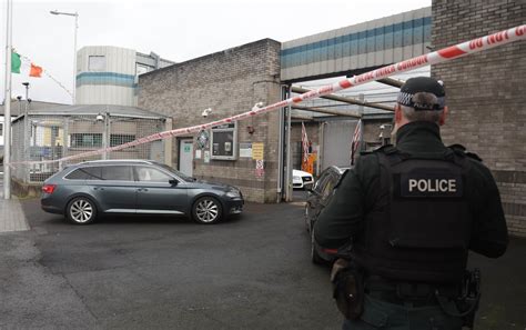 Proxy Lurgan bomb driven past empty security post and open gate into ...