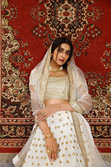Traditional Indian Bridal Style Net Embroidered Lehenga Chol