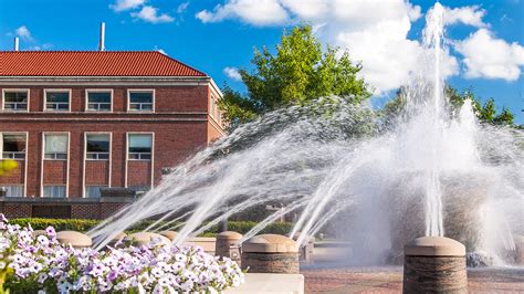 25 College Towns That Are Perfect for Retirees