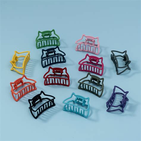 Matt Metal hair claw - UBK2561 – Unboxkar.in