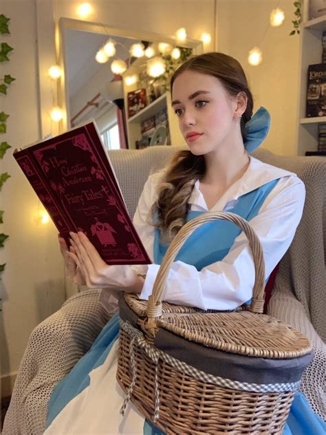 [SAMICHUUU x MIIHCOSPLAY] Nurse Power & Nurse Makima Cosplay : r/cosplaygirls