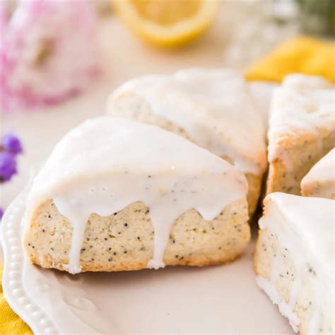 Lemon Poppy Seed Scones - Sugar Spun Run