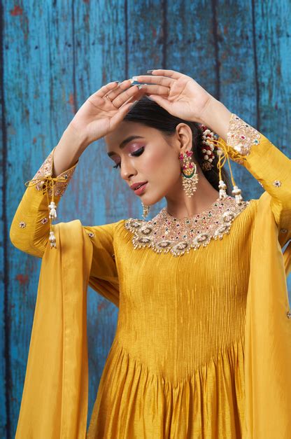 Mustard Tikki and Pearl Choker Neck Kurta Set – Label Niti Bothra