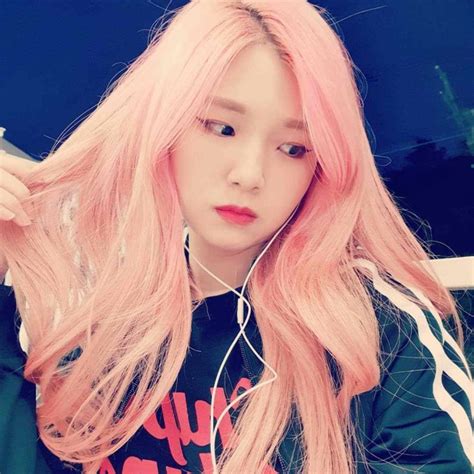 A Twitch Streamer Was Suddenly Proposed To By A Stranger On Her Tour