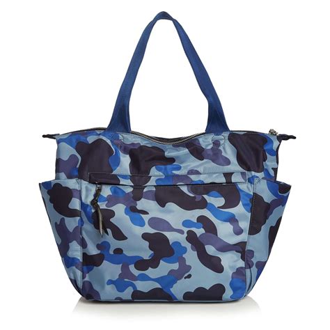 a zipped up and organized medium-size tote bag | shortyLOVE