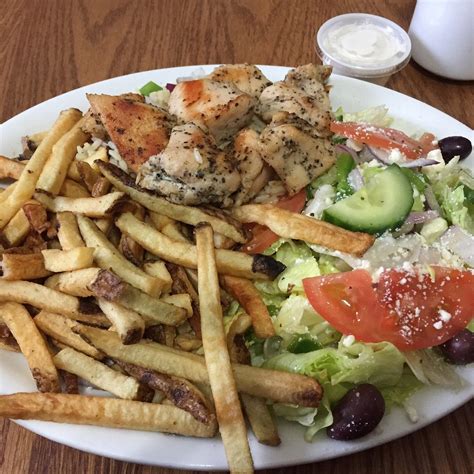 NICK'S FAMILY RESTAURANT, Bracebridge - 146 Kimberley Ave - Restaurant ...