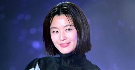 Jeon Ji-hyun joins Hong Jin-kyung on YouTube for first formal ...