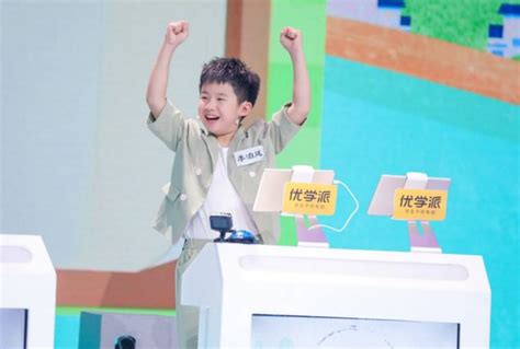 《龙的传人4》乘风归来，10岁的国学小神童李泊廷让著名主持人李好超震撼！_综艺资讯_大众网