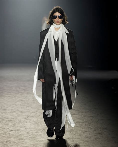 Autumn / Winter 25 – Ann Demeulemeester