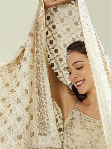 Cream Georgette Lucknowi Work dupatta with Gotta Patti Work – Dupatta ...