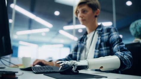 Video of Prosthetic arm | Britannica