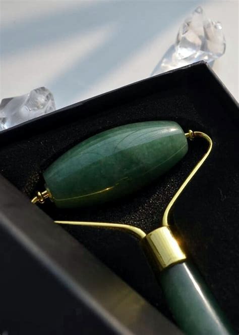 Get Pure Stone Jade Roller at ₹ 2400 | LBB Shop