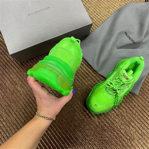 balenciaga ayakkabi triple s yesil seffaf taban