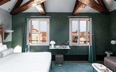 https://assets.website-files.com/5ebca08ed979b5807c7c42aa/62028daffad1ae5ae9df3e59_Gallery%20photo%20Il%20palazzo%20experimental4.png