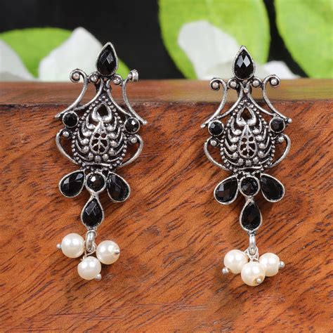 Black Stone Studded Tiny Earrings With Hanging Pearls – StylishKudi