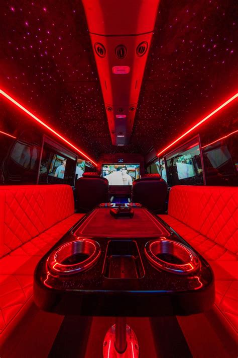 Downtown VIP Party Crawl (Party Bus /Club Experience) Tickets, 201 SW ...