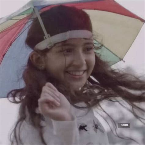 Ann Maria Kalippilaanu Movie Photos | Ann Maria Kalippilaanu Movie ...